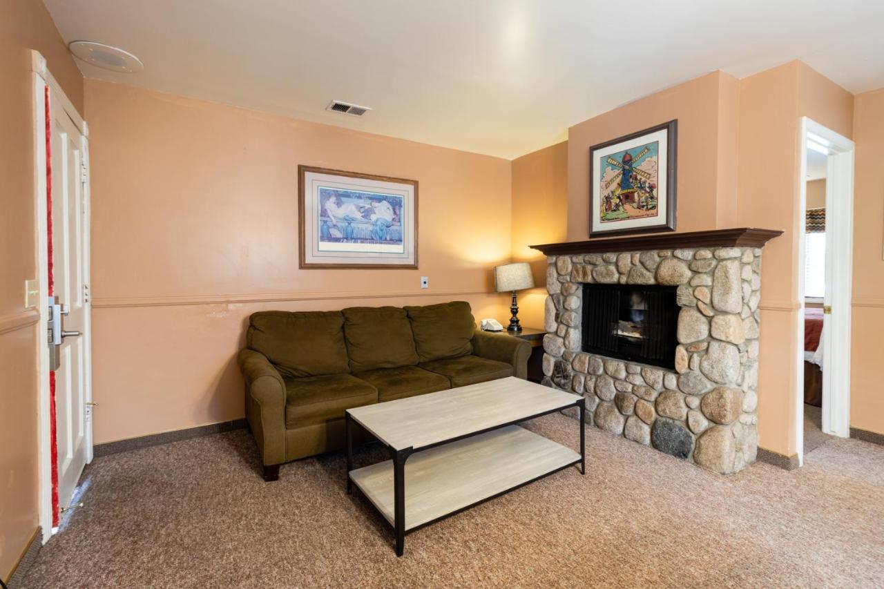 Saddleback Inn At Lake Arrowhead Esterno foto